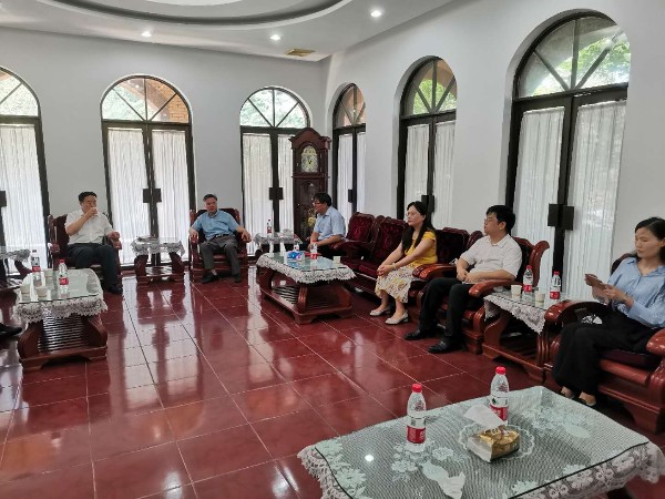 �Ϻ���ίͳս�����������������ڽֵ̾�������������߷û�����ѧԺ